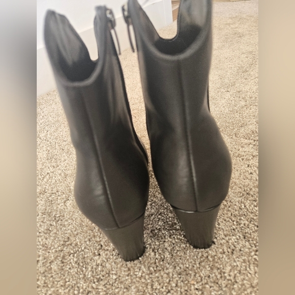 Nine West black leather pointy toe cowgirl style ankle boots | size 12M - Picture 3 of 7